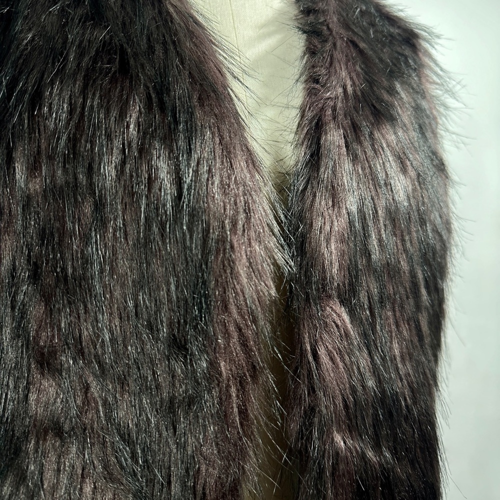 Womens Sebby Collection black & burgundy Faux Fur‎ Open Front Vest Size Large - Picture 2 of 8